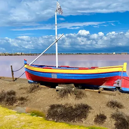 Voilier A Quai Botel