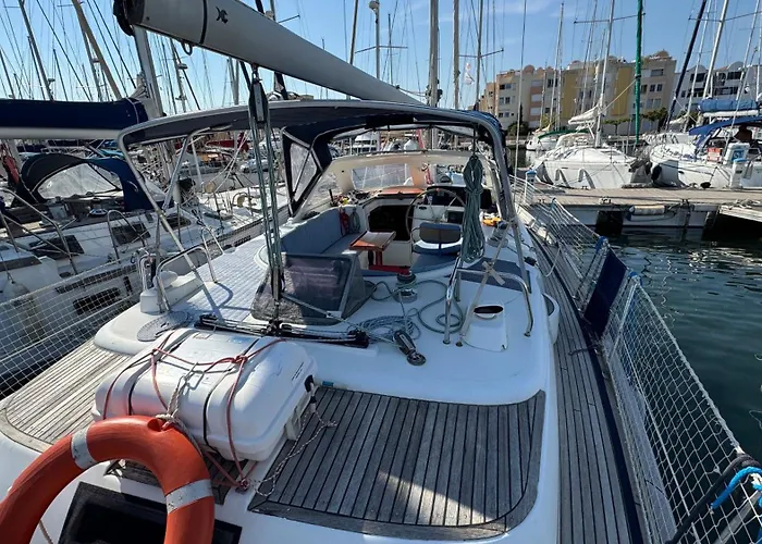 Voilier A Quai Tekne